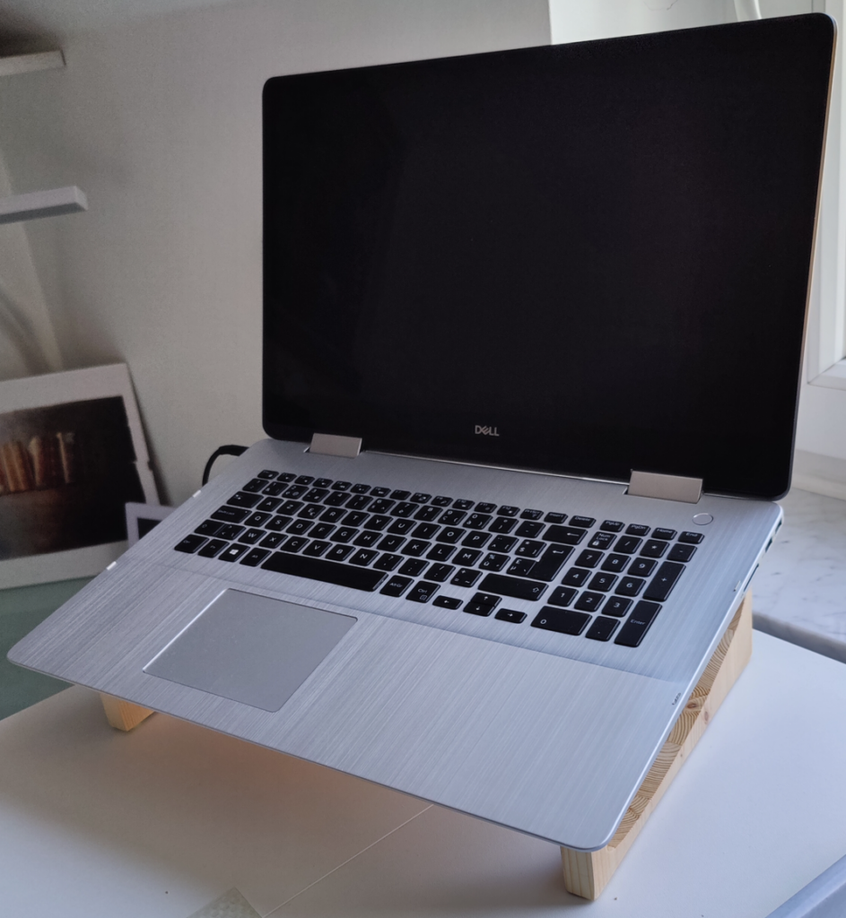 Support laptop bois garni 2