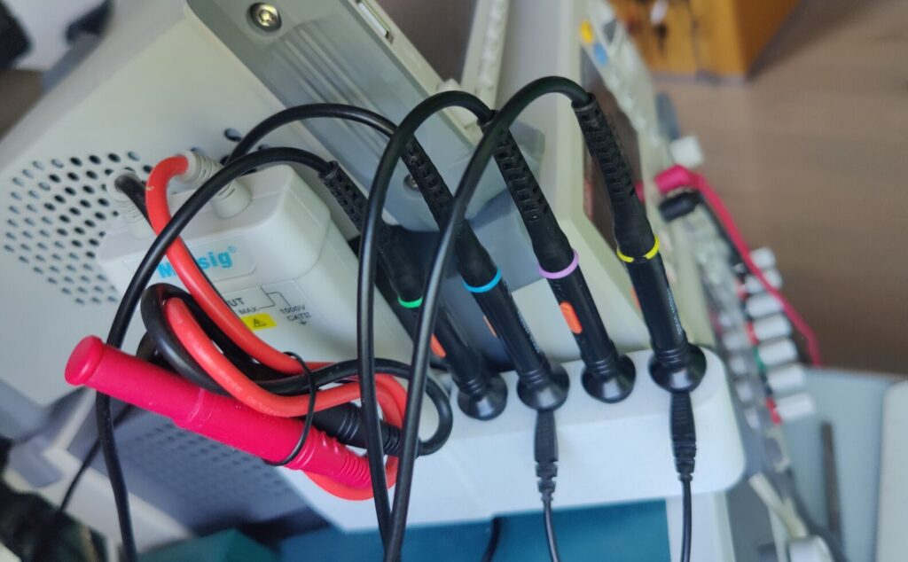 rangement sondes oscillo 7