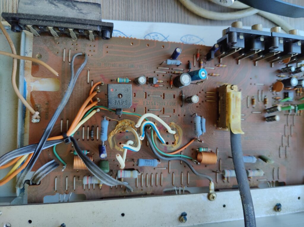 ampli pm310 marantz 11