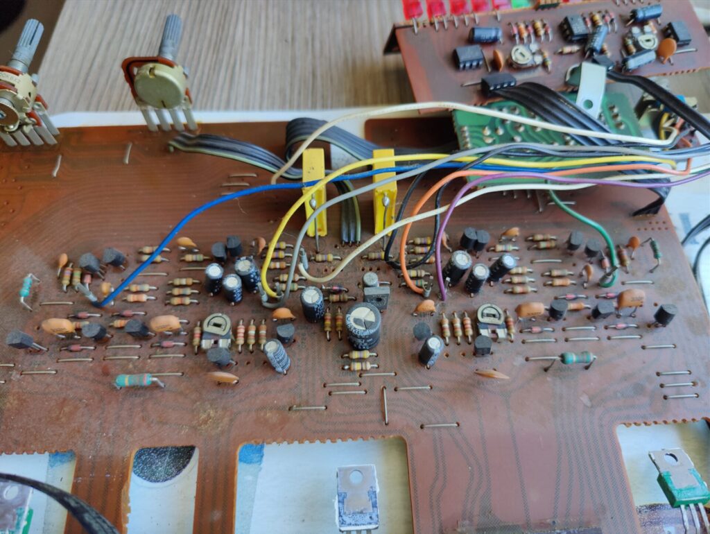 ampli pm310 marantz 10
