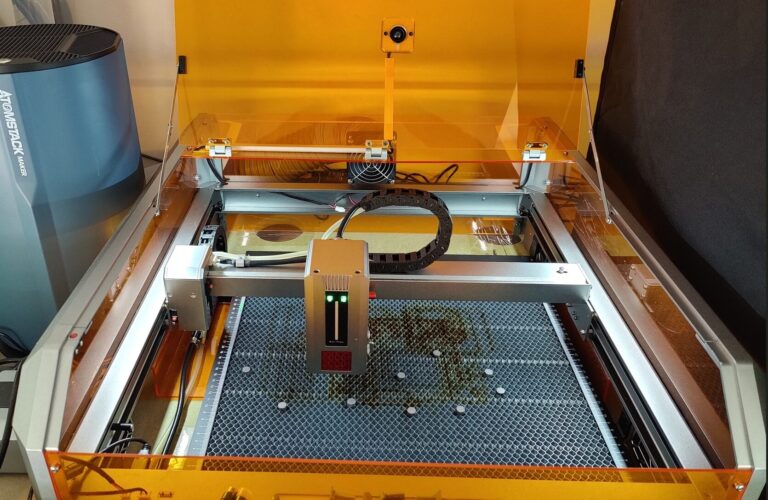 laser l8 genmitsu 1