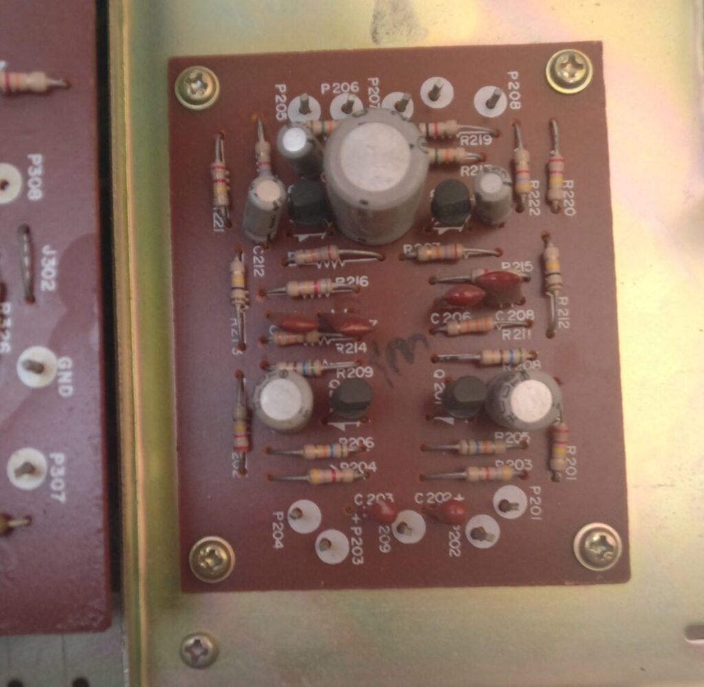 Lenco A50 électronique 4