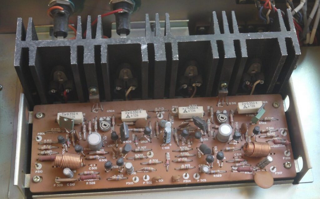 Lenco A50 électronique 7