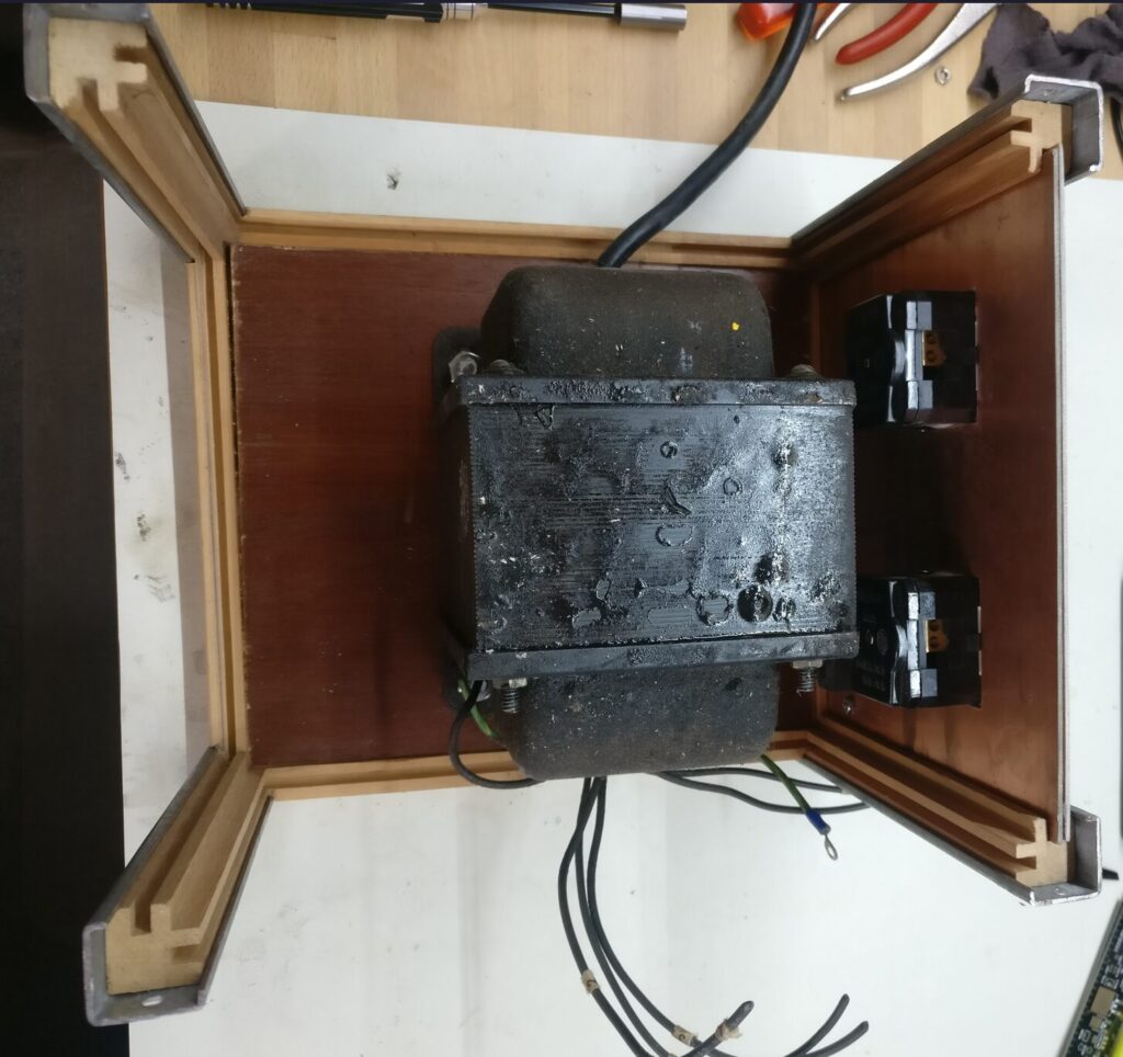 isolation box 8