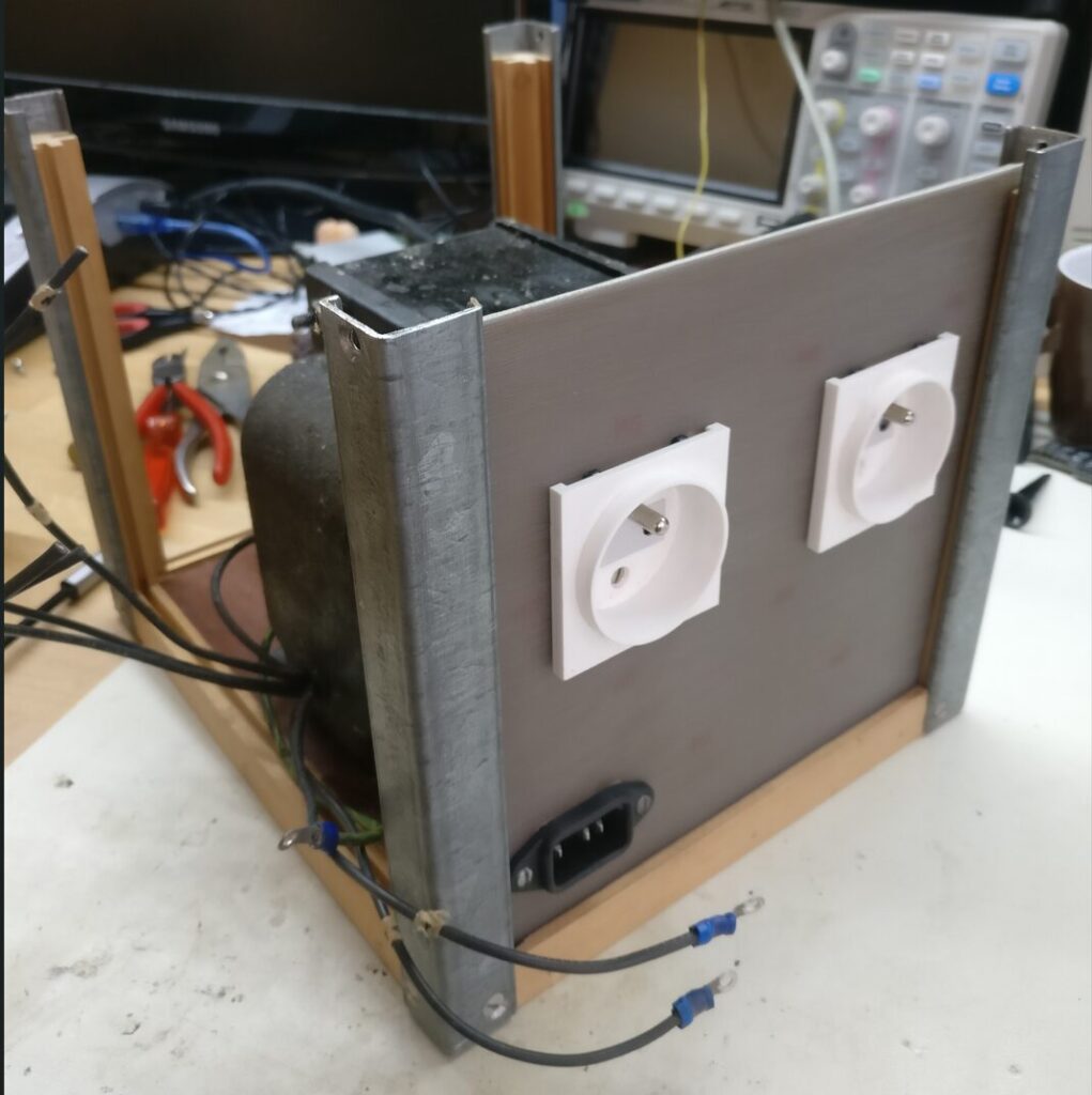 isolation box 10